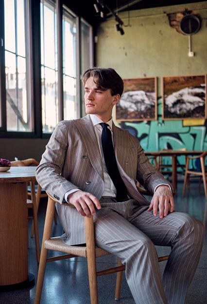 Onesto Vicenza Beige Pinstripe